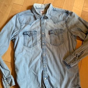 Men’s Levi’s Denim Shirt